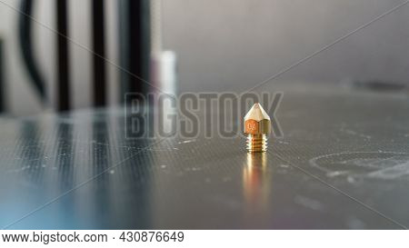 An image of a 0.4mm nozzle for 3d printer
