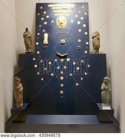 Old Gold Items And Figurines Displayed At The National Museum Of The Kingdom Of Saudi Arabia In Riya