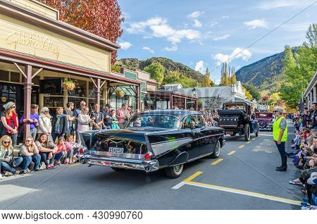 Arrowtown, New Zealand - April 23,2016 : There Is Parade Event During The Arrowtown Autumn Festival