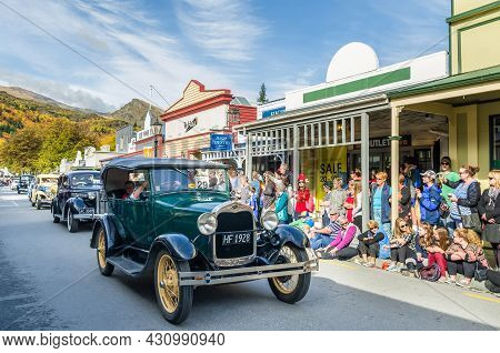 Arrowtown, New Zealand - April 23,2016 : There Is Parade Event During The Arrowtown Autumn Festival