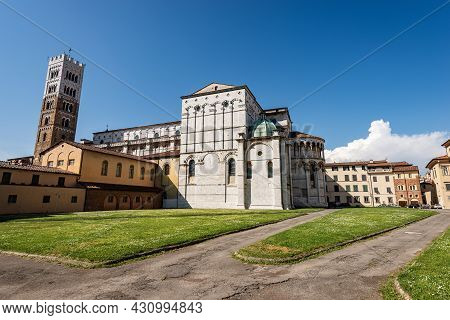 Side View Of The Medieval Cathedral Of San Martino (saint Martin), In Romanesque Gothic Style, Xi - 