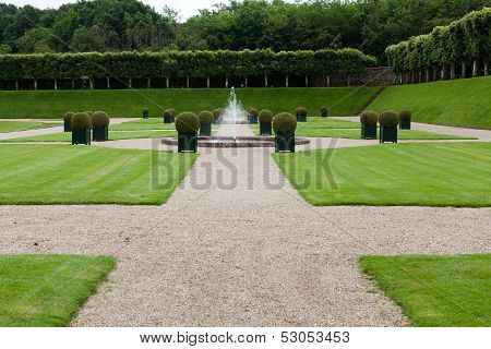 Splendid decorative gardens at castles in France