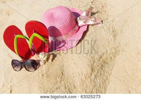 Beach sandal and hat