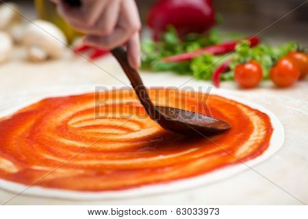 Italian pizza making