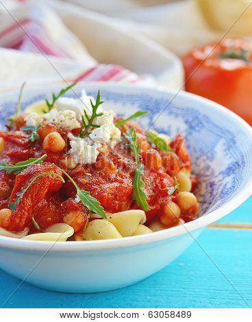 Pasta With Tomato And Chickpea Sauce
