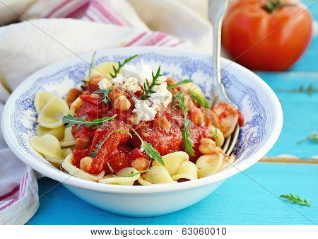 Pasta With Tomato And Chickpea Sauce