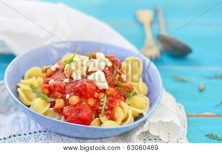 Pasta With Tomato And Chickpea Sauce
