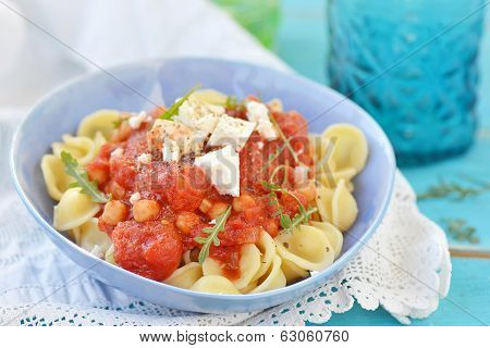 Pasta With Tomato And Chickpea Sauce