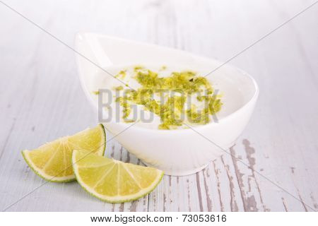 yaourt sauce with lemon
