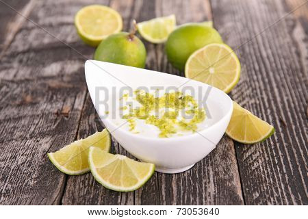 yaourt sauce with lemon