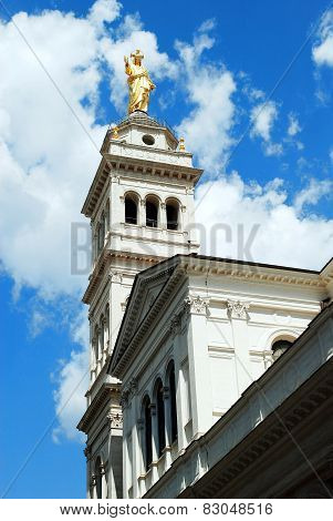 Little Sacro Cuore Church In Rome Near Termini Station