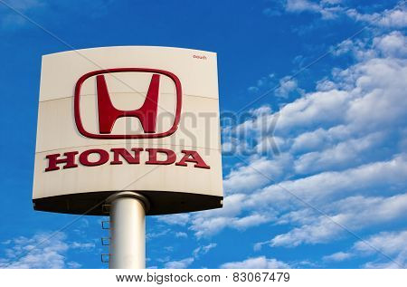 Phichit,thailand - February 13: An Emblem Of Honda Dealer, Shot In Front Of Honda Dealer Thailand,fe
