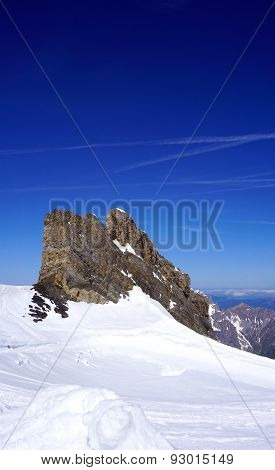 Ski Snow Mountains Park Titlis Vertical