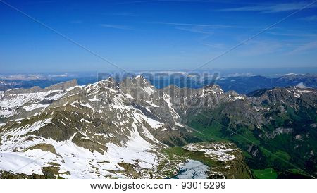 Titlis Snow Mountains Background