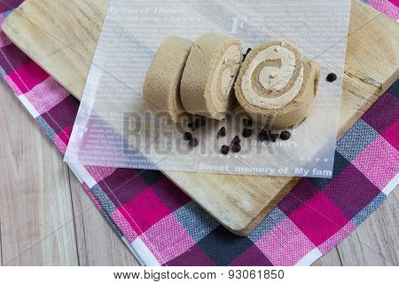 Coffee And Chocolate Roll Cake