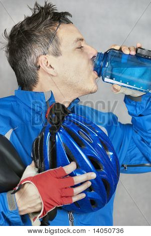 サイクリストは飲む