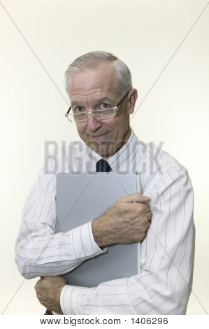 Lou_Clasping_Laptop