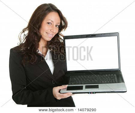 Mujer de negocios que presenta portátil