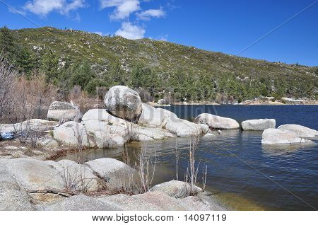 Rive du lac Hemet