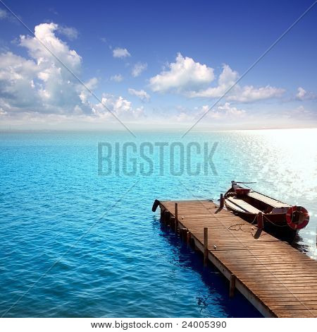Albufera mavi tekneler göl El Saler Valencia İspanya [fotoğraf illüstrasyon]