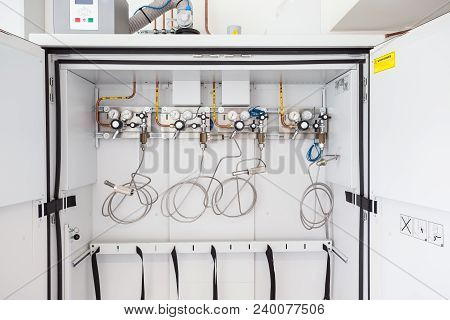Safety Gas Cylinder Cabinets For Indoor Storage For Lab