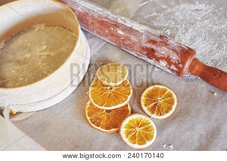 Rocker, Sieve, Cooking For Baking Dried Oranges