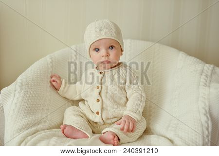 Sweet Baby Wearing Knitted Suit