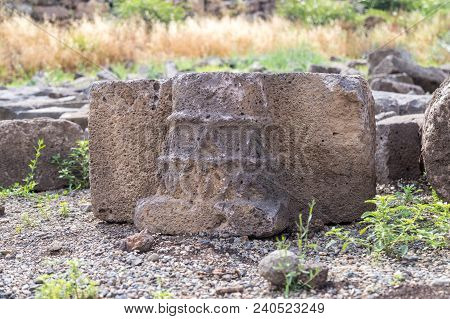 Part Of The Column On The Ruins Of Ancient Jewish Settlement Umm El Kanatir - Mother Arches On The G