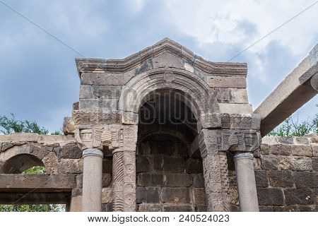 Remains Of An Ancient Synagogue In The Ruins Of Ancient Jewish Settlement Umm El Kanatir - Mother Ar