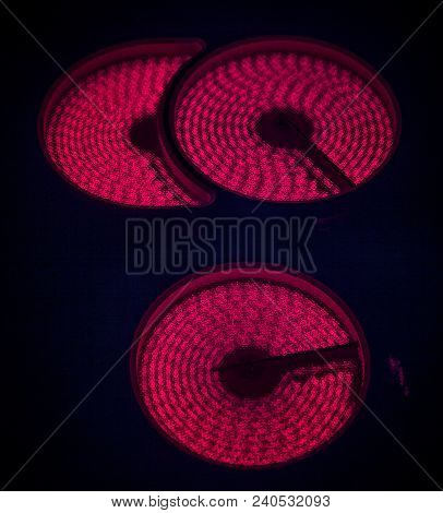 Ceramic Stove Top - Hot Spiral On Black