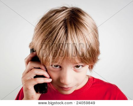Enfant Whit téléphone