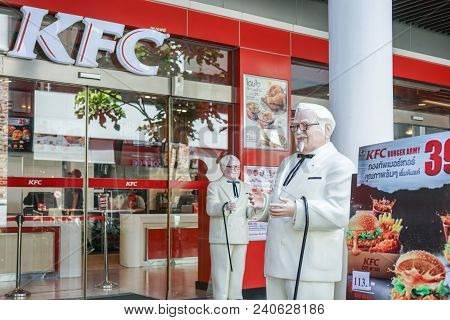 Bangkok ,thailand- August 22 ,2017: Colonel Harland Sanders Statue Standing In Front Of Kentacky Fri