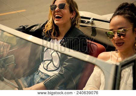 Friends on a fun and crazy roadtrip