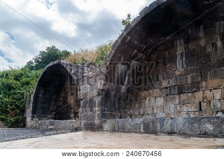 Ritual Arch In Ruins Of Ancient Jewish Settlement Umm El Kanatir - Mother Arches On The Golan Height