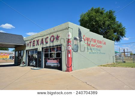 Tucumcari, New Mexico - July 21, 2017: Texaco Gas Station In Tucumcari, The Texaco Logo On Route 66.