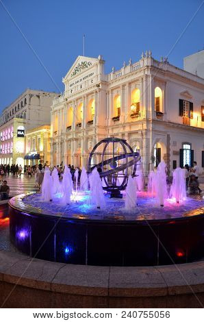 Macau, China- 07 Apr, 2018: Night View Of Fountain At Senado Square. The Territory Was The Last Euro