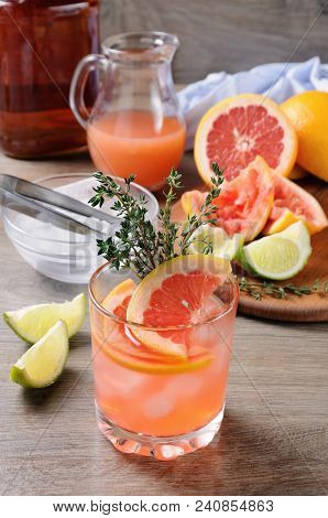 This Grapefruit And Thyme Bourbon