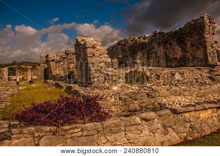 The Mayan Ruins In Tulum, Mexico. The Ruins Were Built On Tall Cliffs On The Caribbean Sea. Tulum Wa