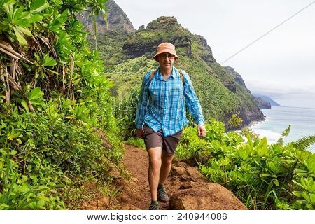 Hike in Na Pali coast in Kauai icland, Hawaii