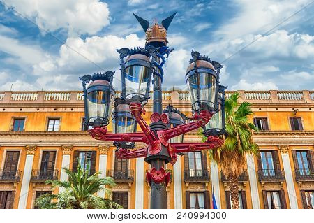 Barcelona - August 8: Lantern Designed By Antoni Gaudi In Placa Reial, Scenic Sightseeing And Iconic