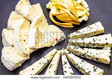 Snack Assorted Cheeses Plate