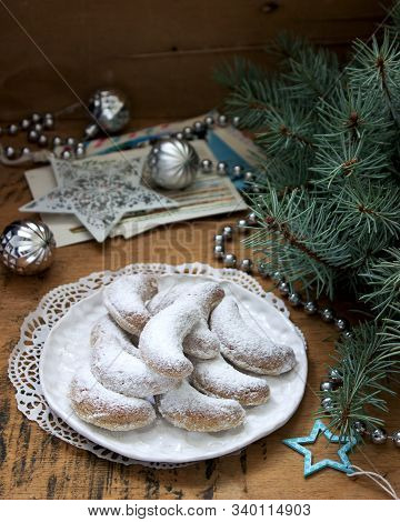 Vanilkipferl - Vanilla Crescents, Traditional Christmas Cookies In Germany, Austria, Czech Republic.