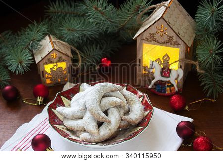 Vanilkipferl - Vanilla Crescents, Traditional Christmas Cookies In Germany, Austria, Czech Republic.