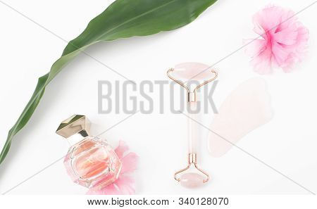 Jade Roller. Jade Face Roller For Beauty Facial Massage Therapy