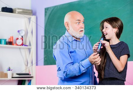 Biology School Lesson. Pedagogue Friendly Kind. Experienced Pedagogue. Educative Activity. Back To S