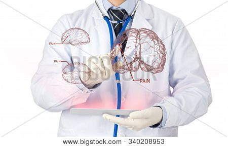 Doctor Check Hologram 3d Brain , Concept Brain Disease