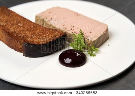 Chicken Liver Pate With Blackcurrant,fig Sauce And Toasted Bread