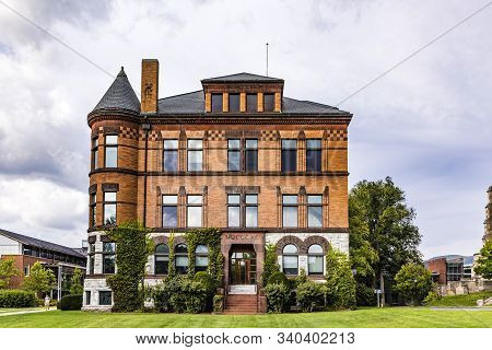 Williamstown, Usa - Sep 21, 2017:   Famous Williamstown Main Street College Building And Church, Hom