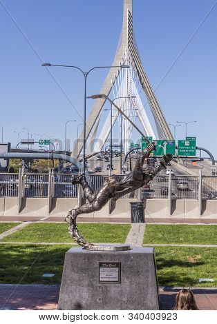 Boston, Usa - Sep 29, 2017: Statue The Goal Of Famous Sportsman Bobby Orr.