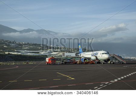 Gran Canaria, Spain - Jan 4, 2010:  Condor Flight Takes A Stopover At The Airport  In Gran Canaria, 